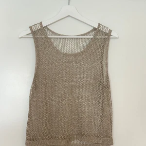 Guldigt linne - Ett guldigt linne, använd en gång.