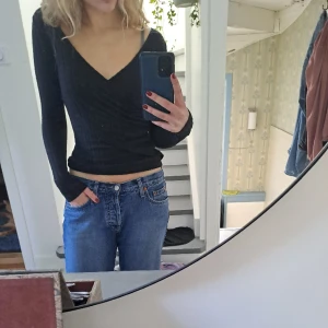 Omlott tröja - Super söt omlott tröja i storlek xs men passar även s💕💕💕 