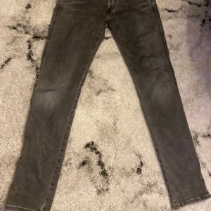 Replay ambass jeans - Replay ambass jeans i mycket bra skick  Skick 9/10 Enkla att styla och bra passform Vid fler frågor är det bara att kontakta oss. 