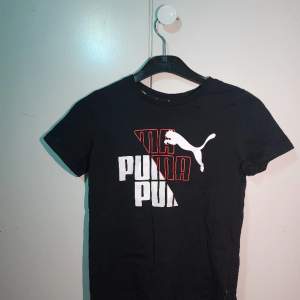 Puma t-shirt storlek 140