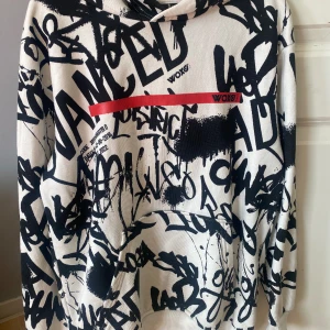 Hoodie - Oanvänd hoodie i stl 146