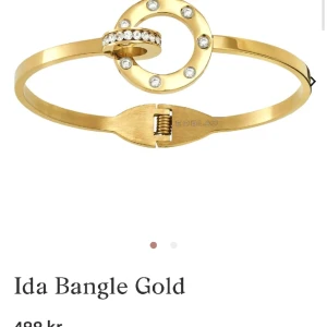 Edblad Ida bangle gold - Säljer mitt snygga guldpläterade armband från edblad i storlek SMALL då den inte kommit till användning. Använd flera gånger men är i bra skick. Skriv privat för fler bilded📥🙏🏼