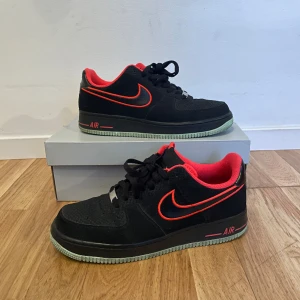 Air Force 1 - yeezy - Bra skick.