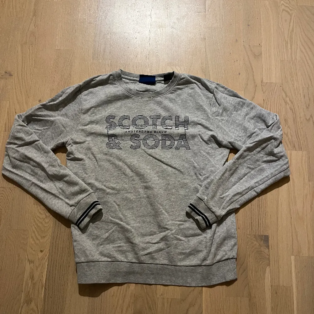 Scotch and soda tröja i fint skick, säkert då jag vuxit ur. . Tröjor & Koftor.