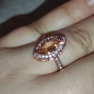 Jättefin rosegold ring! Den är rostfritt och är väldigt Shiny ✨ kontakta för mer frågor! 😘❤️