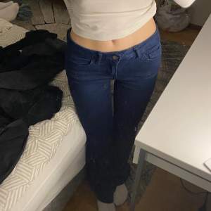 Helt nya lågmidjade jeans från vila🩷