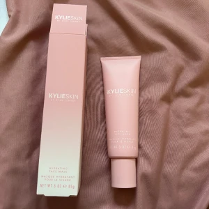 Kylie skin face mask  - Oöppnad hydrating face mask från kylie skin by kylie jenner 