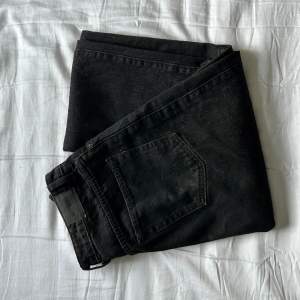 Köpte fel storlek till min kille😅 Raka jeans, helt nya! W29 L32