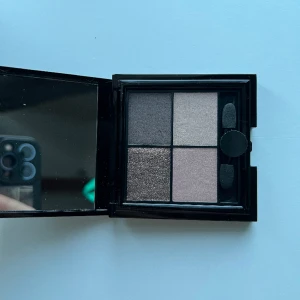 Ögonskuggspallett  - Helt oanvänd från lyko, finns kvar i förpackningen 