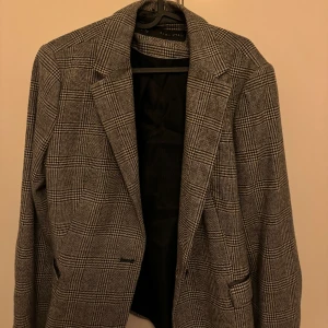 Kavaj Zara - Kavaj från Zara i storlek men skulle säga den passar M/L.