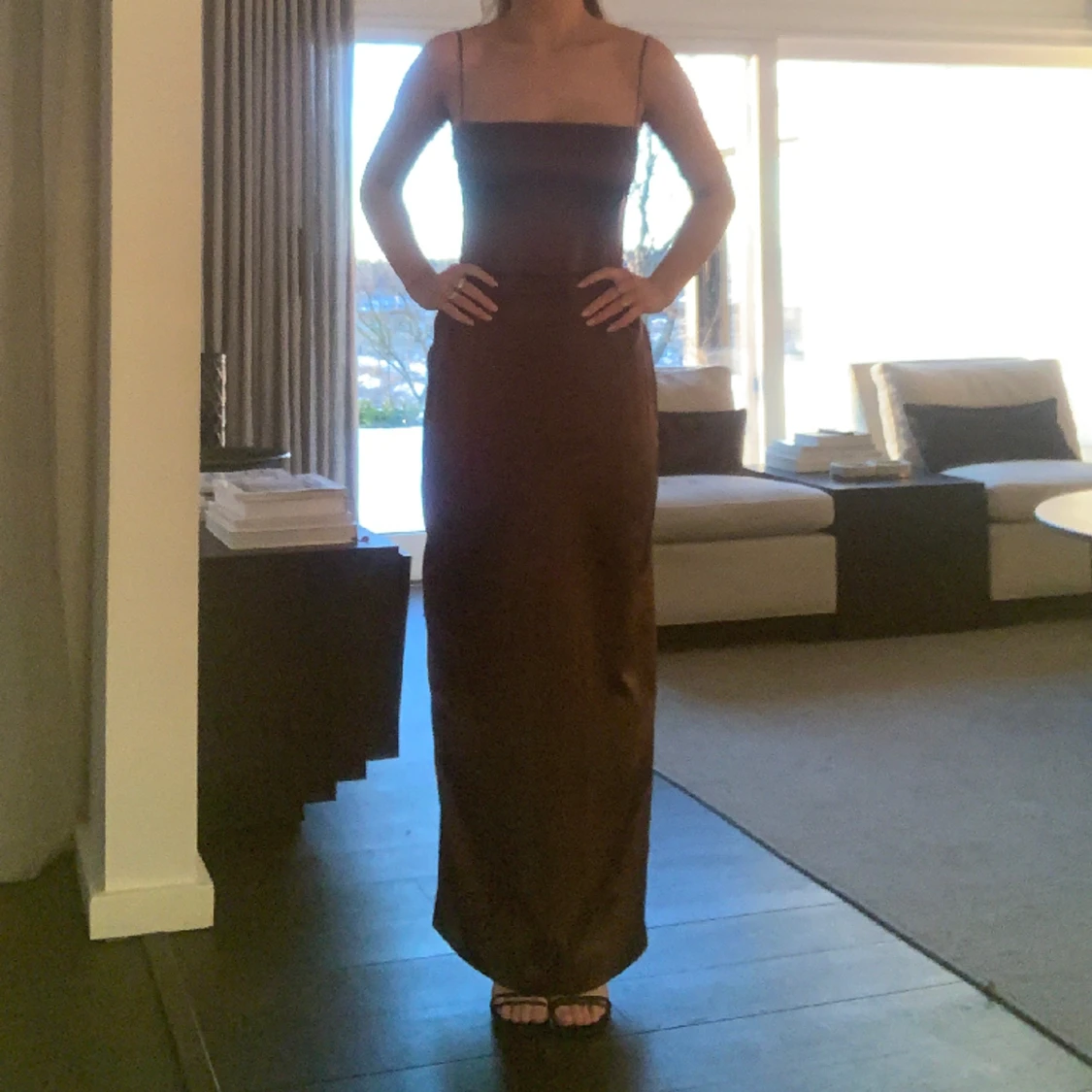 Brun långklänning i silke - 91