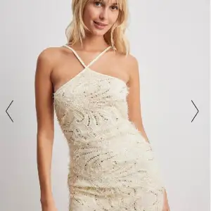 Säljer denna fina klänning från Na-kd i helt nytt skick. ✨Ordinarie pris 549kr✨