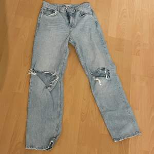Hög midjade jeans från Gina tricot, tryck gärna köp💕