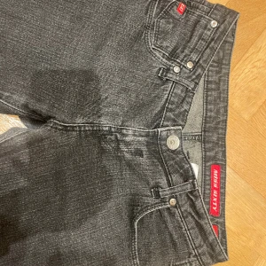Miss sixty lågmidjade jeans  - Svarta lågmidjade jeans 