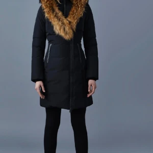 Mackage key  - Mackage jacka i ny skick!  Svart med svarta detaljer. De är mindre i stl 