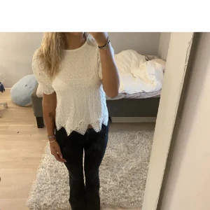 Blus - Blus från zara kids, passar mig som bär S!