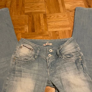 LTB jeans - Jeans från ltb som sitter lågmidjat💗storleken står inte på byxorna