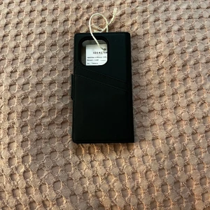 Ideal of Sweden skal för ip 14 PRO  - Helt ny skal för ip 14 PRO. Kan skicka fler bilder vid intresse 💗