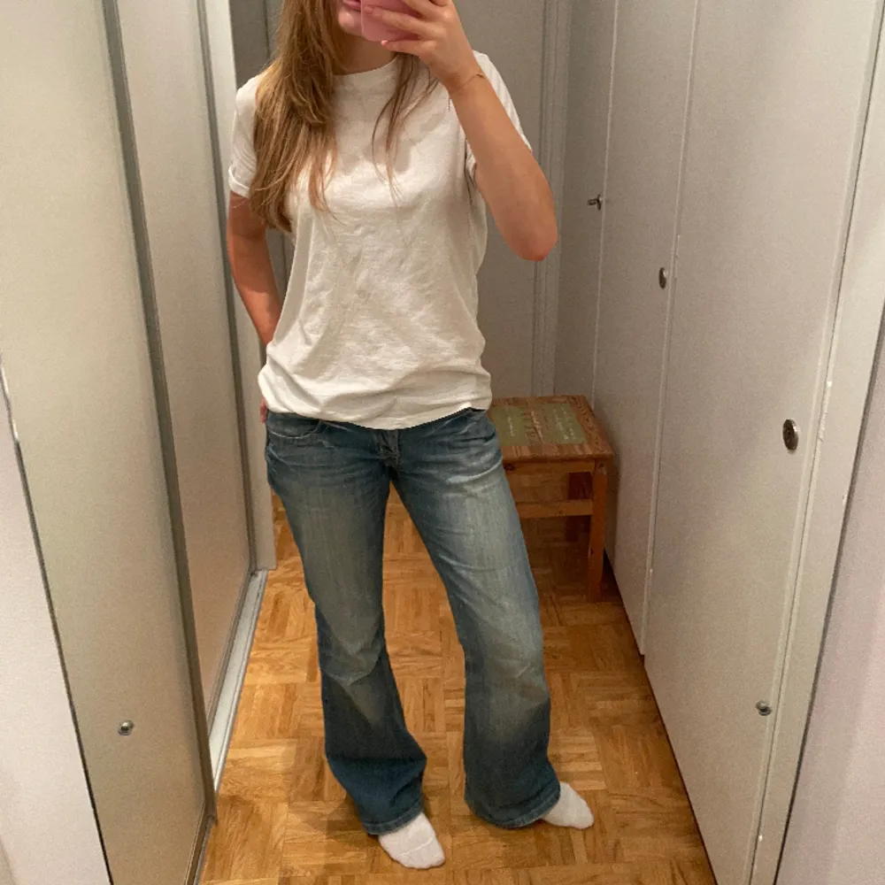 Mina favorit jeans från ONLY, lowwaisted och flare💗. Jeans & Byxor.