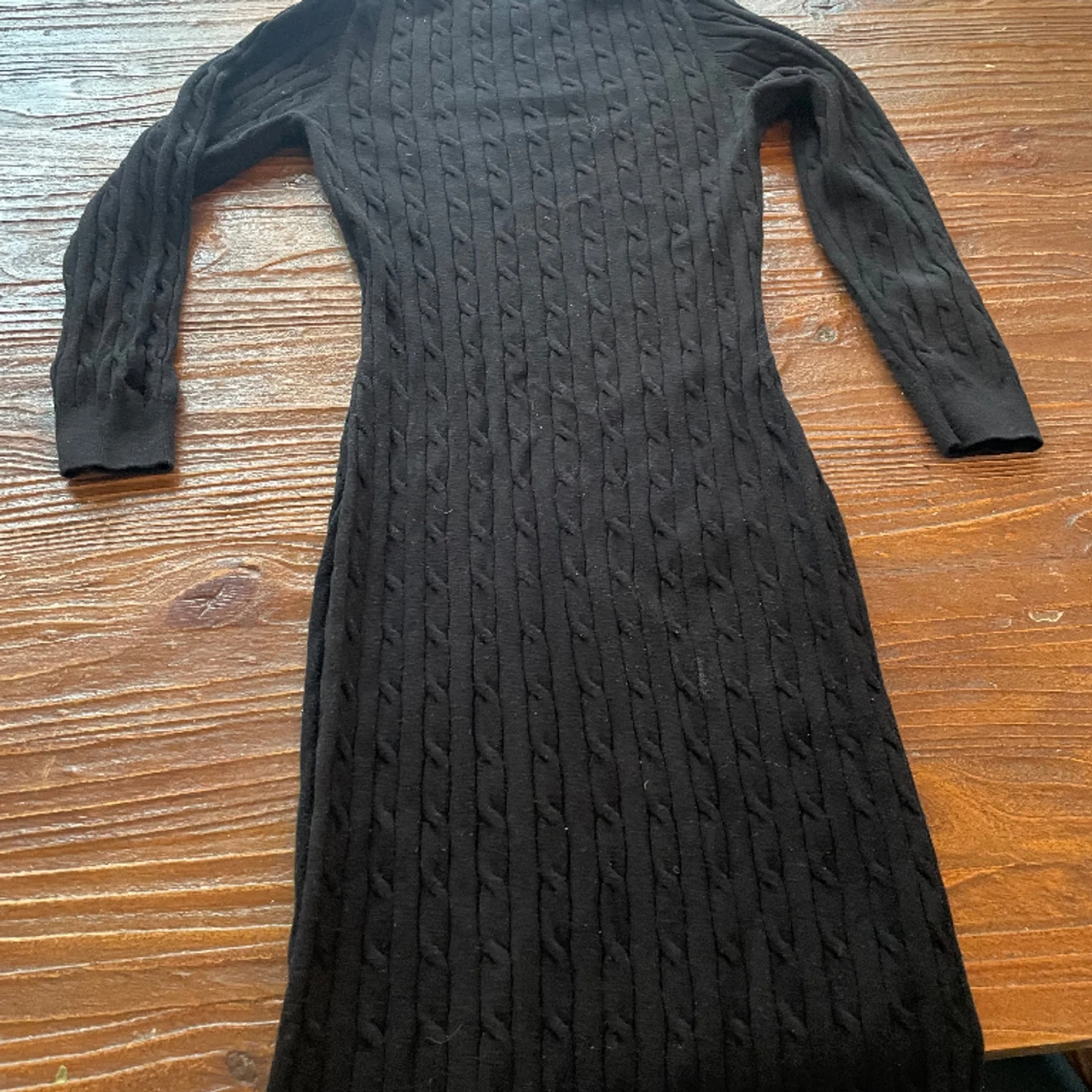 Svart stickad klänning - 91