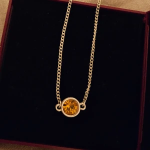 Halsband - Helt oanvänt halsband ❤️ skickas i tillhörande box