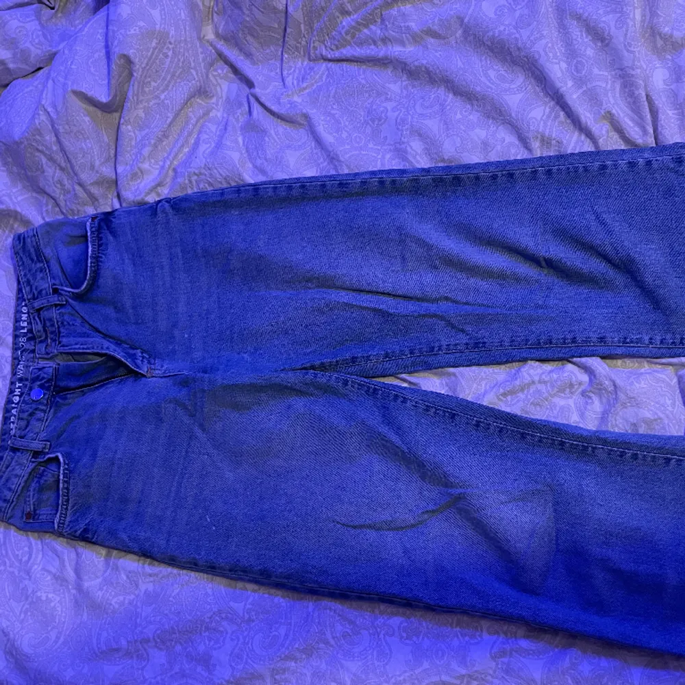 Ett par blåa racka Jens i från Bik bok, stollen Waits = 27 Length = 32  Ny pris 600kr . Jeans & Byxor.