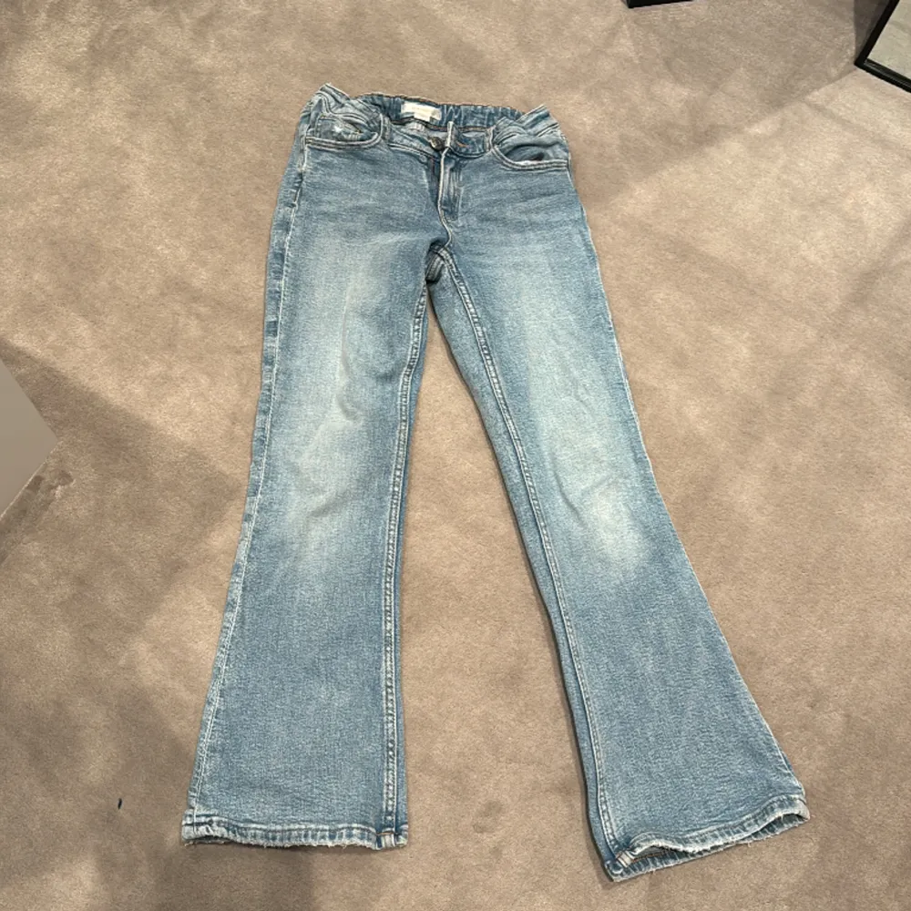 Snygga jeans som knappt är andvända.. Jeans & Byxor.