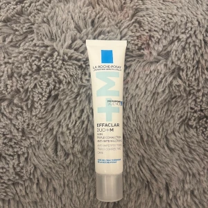 La roche posay duo+ - Säljer effeclar duo+M (M:et står bara för att den är mer effektiv, det är samma kräm som vanliga duo+) från la roche posay för att min torra och känsliga hud inte tål den🥰Nästintill oanvänd, nypris ca:200-250kr