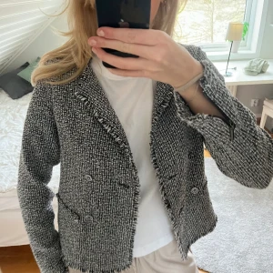 Kofta - Stickad kofta, som ny❣️