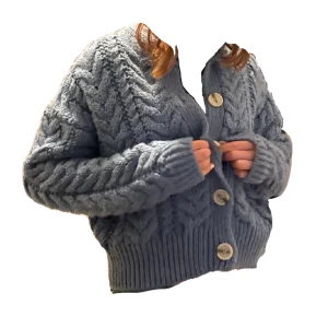 Söt stickad kofta - Mysig och söt kabelstickad kofta🤍