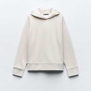 Säljer min hoodie från Zara då den inte kommer till användning, den är endast testad så det är i nyskick!💓💓 Hör av er vid frågor!!💕