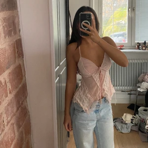 Rosa topp - Rosa topp från Urban outfitters, använda den en gång 