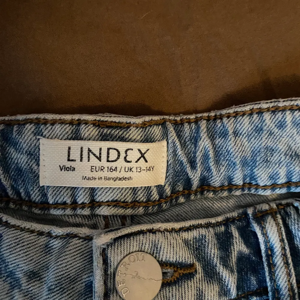 Oandvända Vida ljusa jeans från Lindex! 👖💗🎀👖. Jeans & Byxor.
