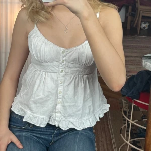 Brandy Melville linne - Säljer nu detta supersöta linne perfekt till våren!🤍