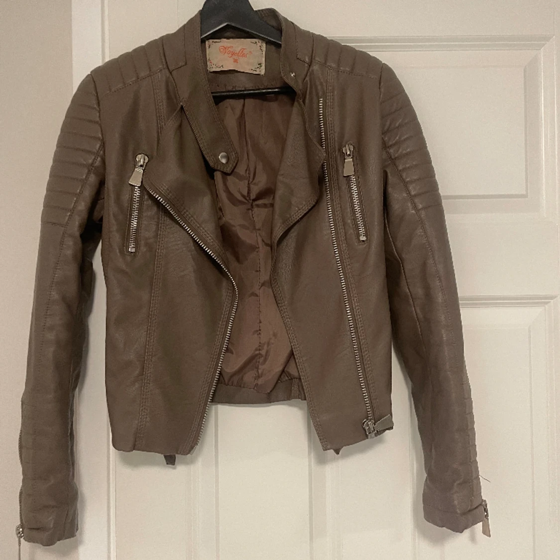 Skinnjacka/vårjacka  - 90