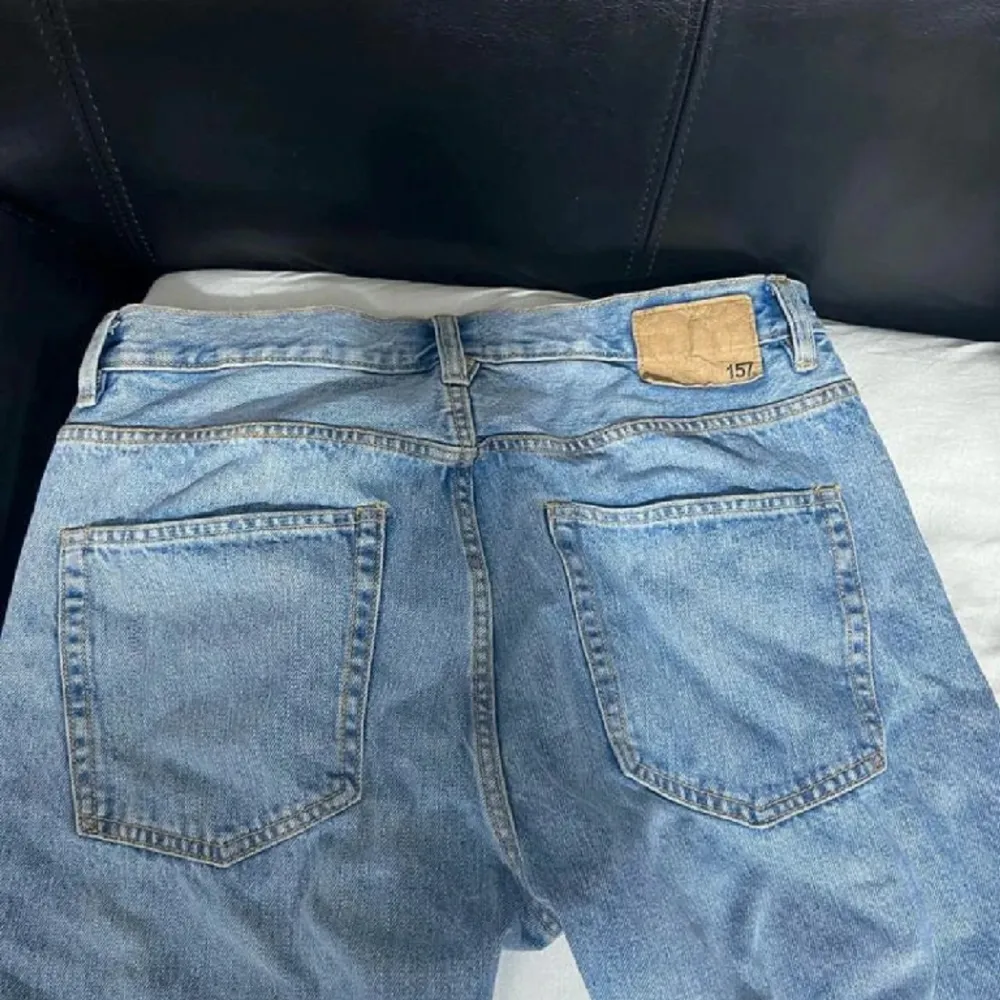 Dessa knappt använda jeans (New classic) från Lager 157 kommer inte till användning därav säljs den. Storlek är 48 | W32. Originalpris - 400 kr. Jeans & Byxor.