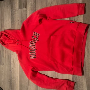 Kläder - Hoodrich - strl M ( passar S ) 300 Skick - 9/10 Kappa - Strl S - 150 Skick - 7/10 Nike hoodie - Strl XS ( passar S ) 250  Skick - 8/10  3 för 500  * Har fler inlägg med kläder   