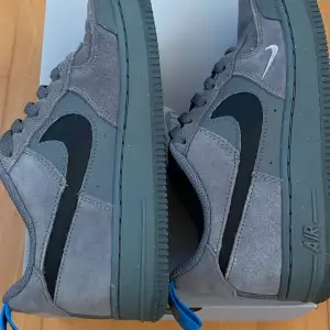 Air Force 1 i storlek 36.5 ,har använt dem ett par gånger.