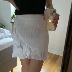 Linnekjol - Så fin linnekjol i 100% linne. Använd en gång