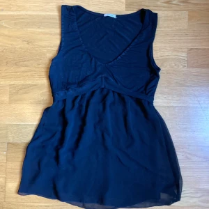 intimissimi linne - intimissimilinne med stretchig byst del o tunnt tyg vid midjan