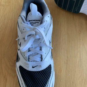 Nike air stl 38 - Använda fåtal gånger som nya. 