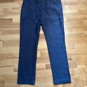 Linnebyxor från Bondelid  - Linnebyxor från Bondelid i nyskick, aldrig använda. Nypris: 899kr. Inköpta på MQ på emporia i Malmö. Strl 50. 
