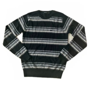 Sweater 🩶 - Randig tröja i mycket bra skick! 