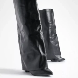 Fold over boots  - Storlek 38 Använda en gång  Fint skick 