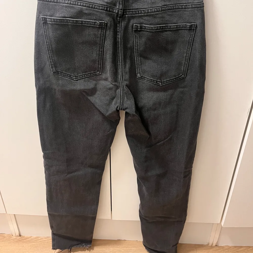 Svarta jeans från Only i storlek S, mycket fina och i bra skicka. Jeans & Byxor.