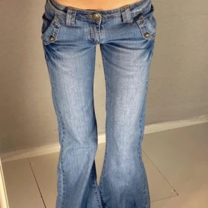 Lågmidjade jeans - Lågmidjade jeans, kommer inte till användning, skriv för fler bilder🩷