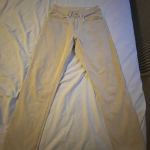 Vailent Jeans XD - Säljer då de är för små. Har en liten fläck över backfickan, använd ca 5 gånger.