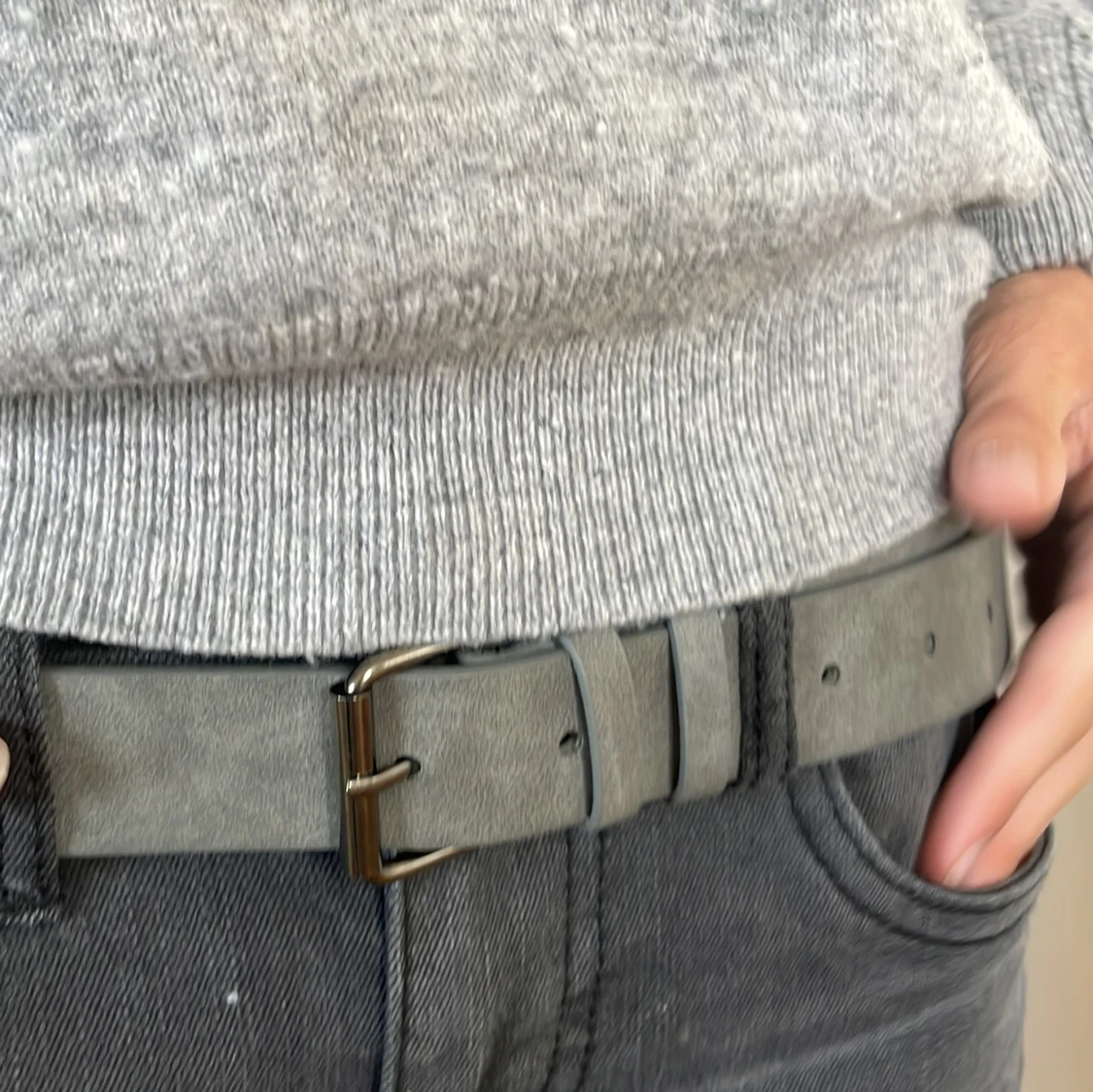 Grått mocka liknande bälte - 90