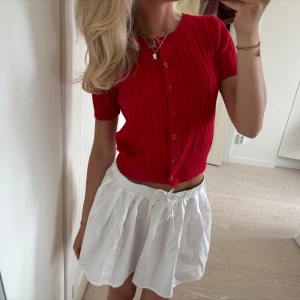 Kortärmad kofta  - Superfin kortärmad kofta från Gina men köpt för väldigt länge sedan så finns ej kvar:(❤️