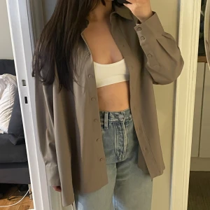 Oversize taupe shirt - Great condition. 